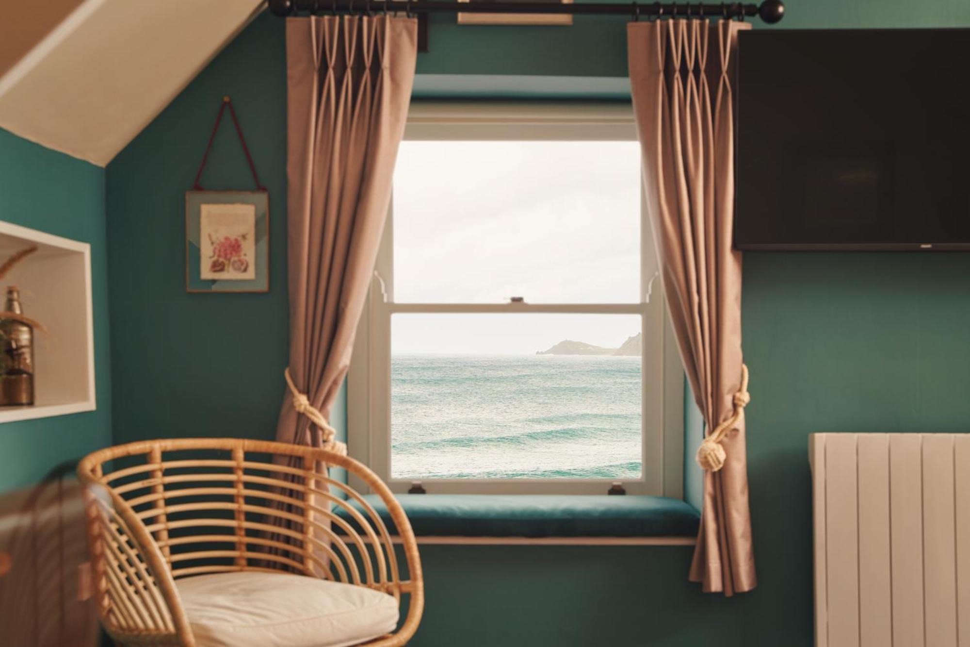 The Old Success Inn Sennen Cove Rum bild