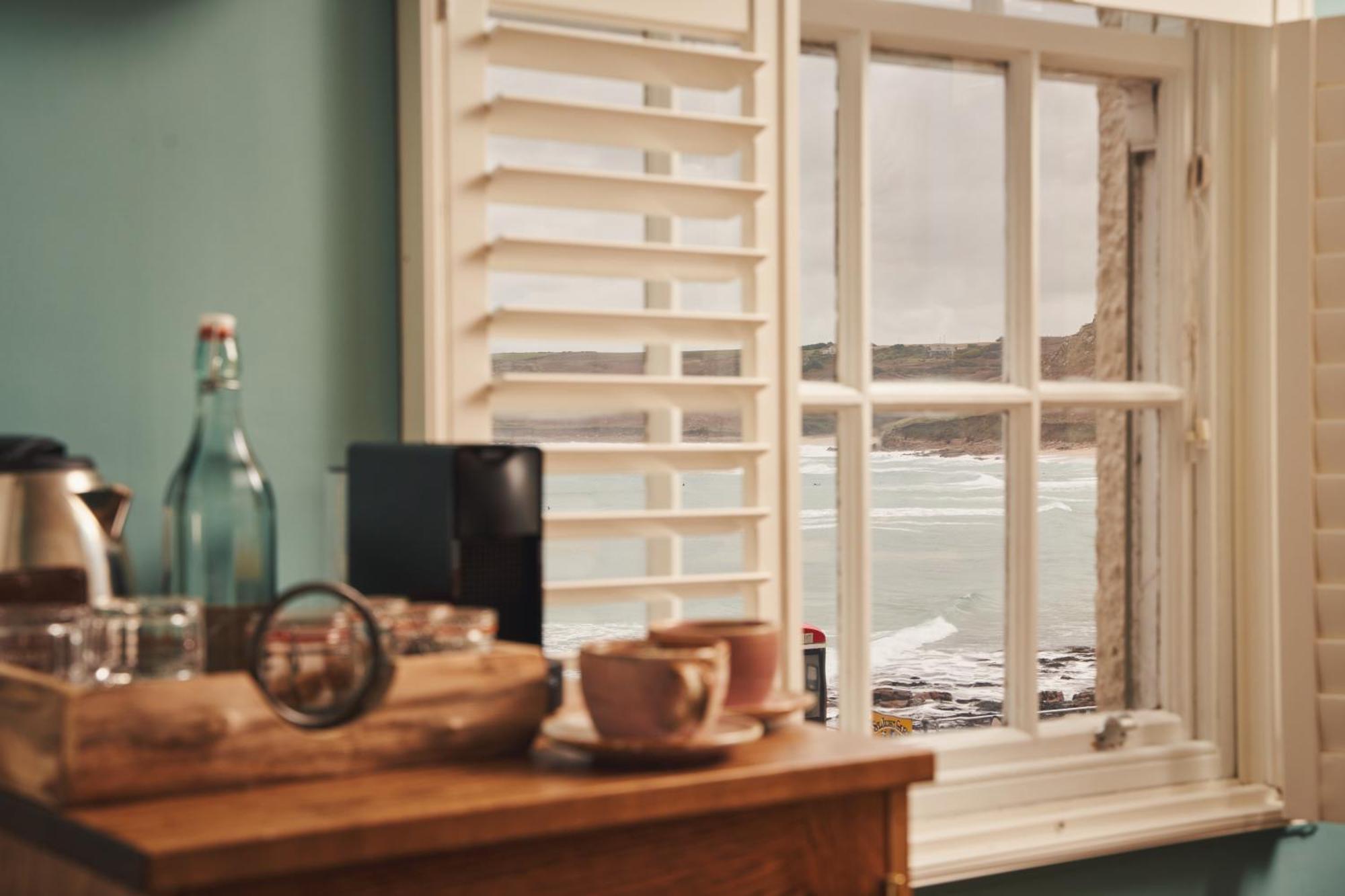 The Old Success Inn Sennen Cove Rum bild